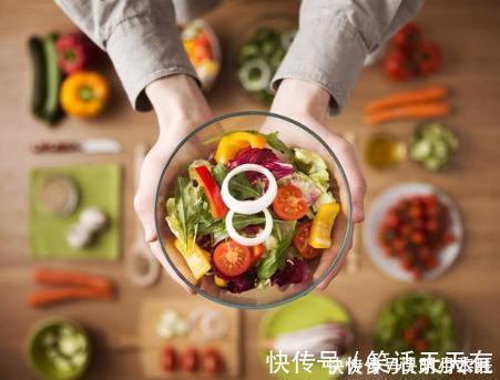 白纸黑字|1岁宝宝只吃保姆做的饭，宝妈好奇偷尝一口后，偷偷打电话报警