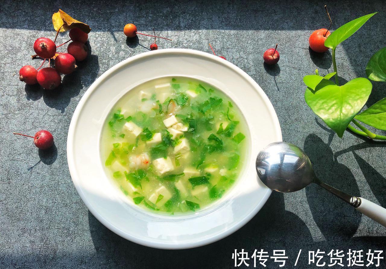 虾滑豆腐白菜汤|虾滑豆腐白菜汤：豆腐软糯，白菜脆爽，而虾滑Q弹软滑，这味绝了