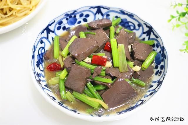 吃法|羊血和它是绝配，大火炒一炒，软嫩鲜香，比煮羊肉汤还美味