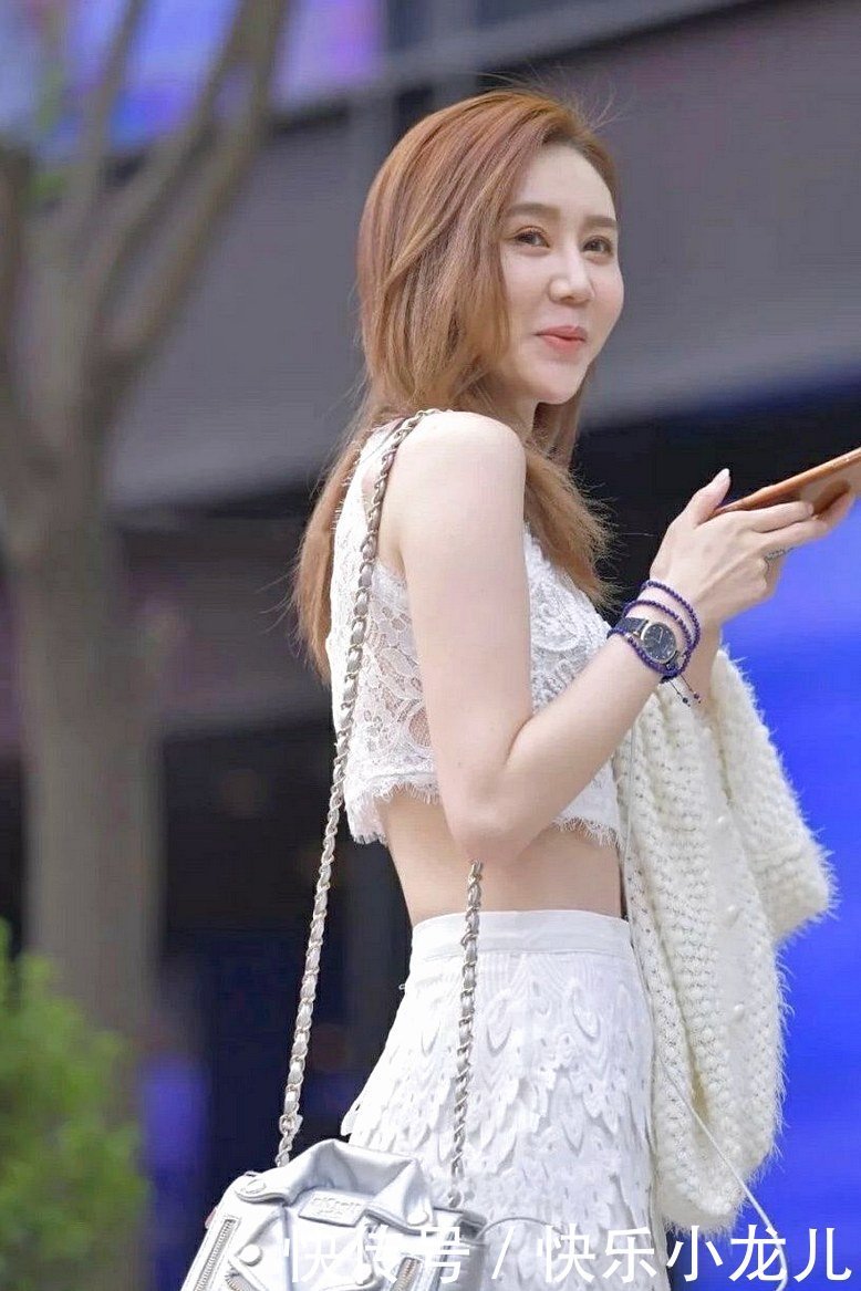 只需愿意|美女的蕾丝装够清凉了,玩的是微透和微露!