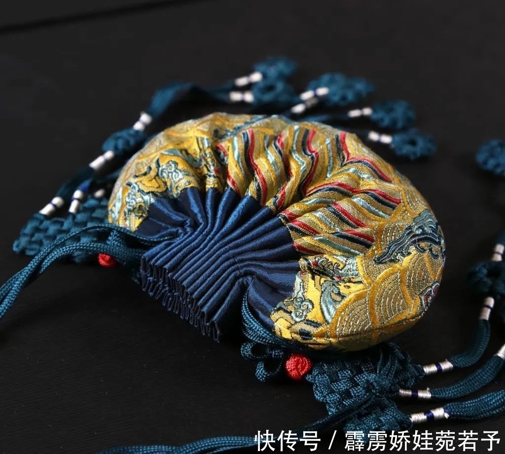 马尾|看点丨超凡脱俗的马尾荷包,让人爱不释手
