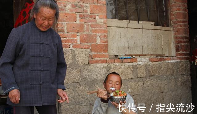 华夏$故事:一夜情深(小小说)