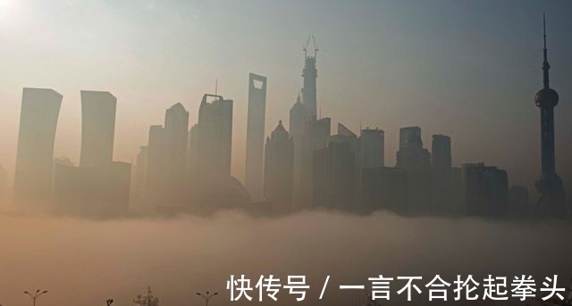 e20@北京天空惊现“观音菩萨”,万人跪拜,难道观音菩萨真的存在吗?