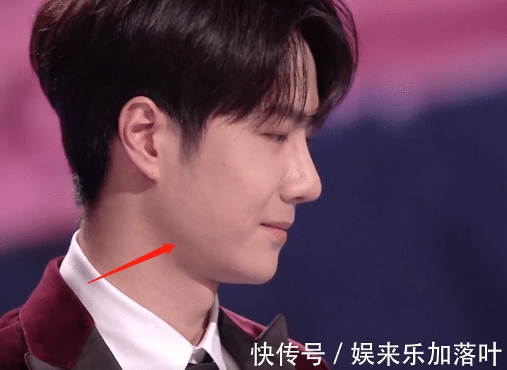 王一博跨年表演实力在线,却敌不过“脸肿”差评,更有粉丝脱粉