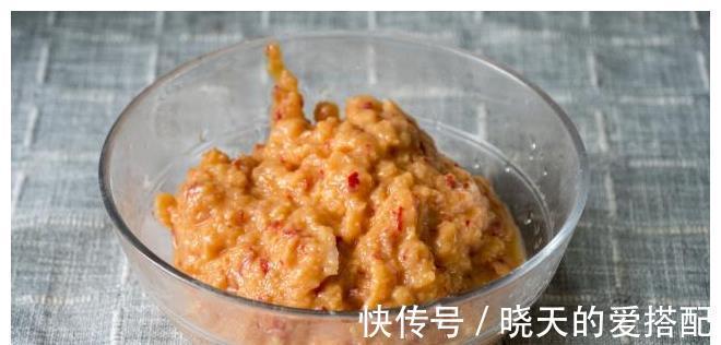 好吃|面粉试试这样做一次，比包子油条好吃百倍，上层肉香底层焦脆