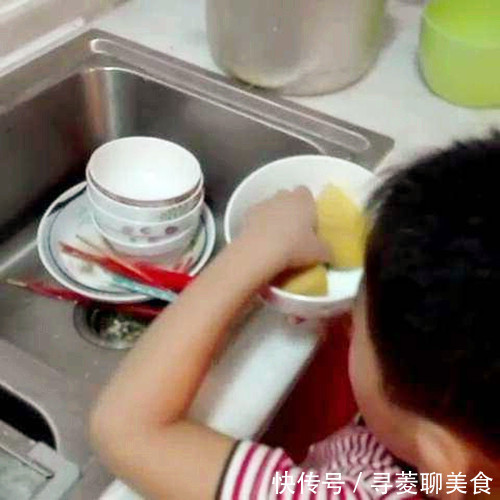 皓皓|8岁儿子偷钱买玩具,爸爸的教育方式,让孩子明白人生道理