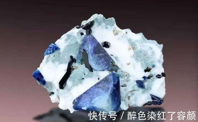 红柱石 7种可能一辈子都无法拥有的珍贵宝石