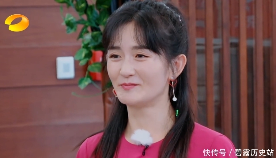 涛姐|刘涛成团长反面教材?住酒店挑选最好的单间,吃饭戴帽子抢镜头