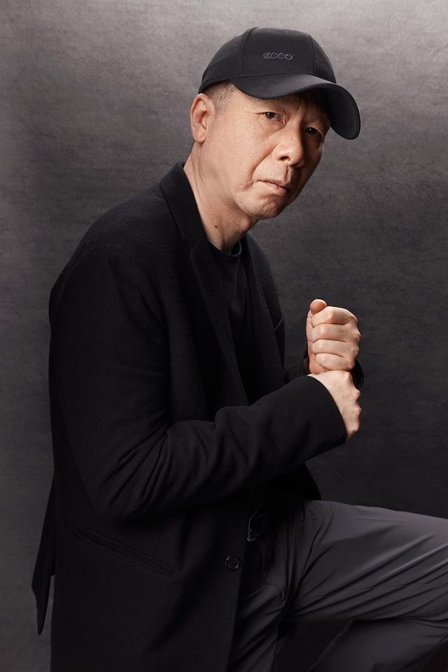 馮小剛說，葛大爺和張國立都掉水里，先救葛大爺，最后救張國立