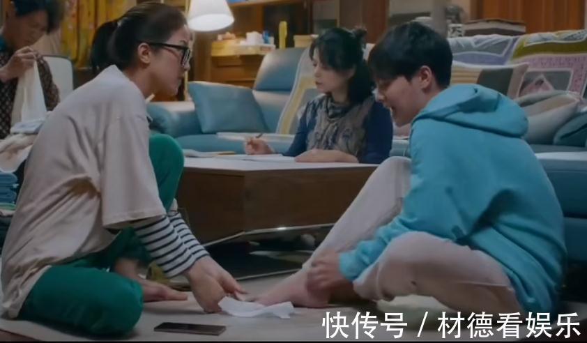 姐姐|弟弟“老母亲”式伺候姐姐火了,二胎的正确打开方式,宠姐狂魔