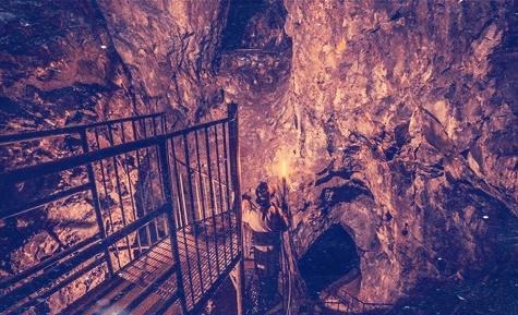 民族|从石洞里走出来的一个民族,抵抗英日守护中国,人口四十三万