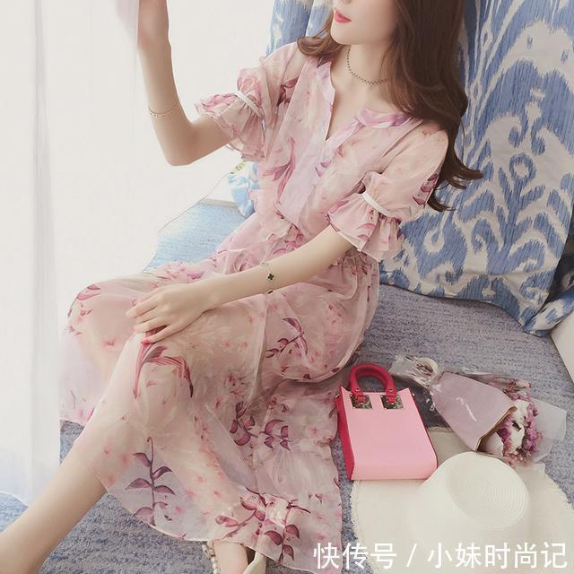 优雅|俏丽收腰的连衣裙,一边显瘦一边洋溢优雅气息