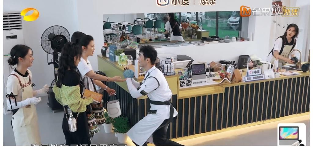 常驻嘉宾|《中餐厅》终于请对了嘉宾，张萌能力不输宁静，被预定当下季常驻