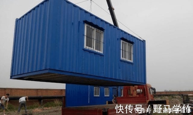 装配式建筑|谁还用水泥钢筋盖房,费钱!只要有块地,不用请工人就可以建别墅