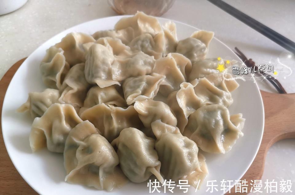 花生油|夏天吃饺子这馅真好吃,皮薄馅大汤汁四溢,出锅连吃40个真过瘾