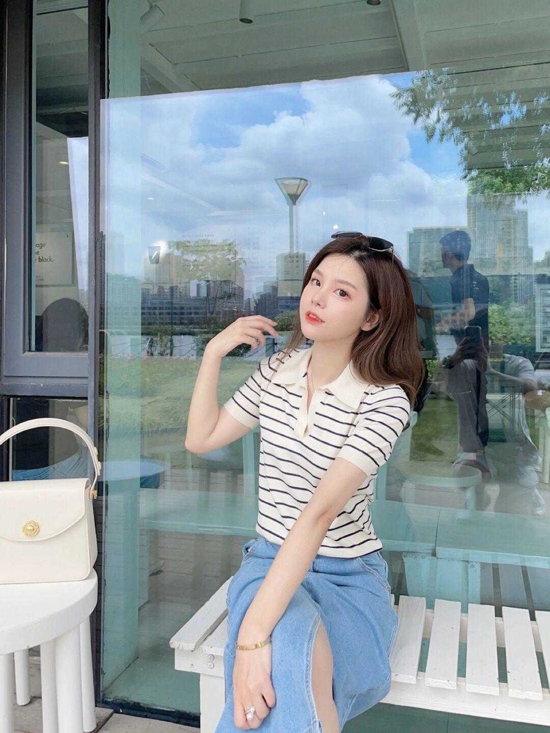 淑女鞋|原来秋天的正确打开方式是这样的,针织衫搭配裙子,温柔到骨子里了