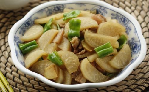 萝卜别腌着吃，和它是绝配，简单炒一炒，营养滋补，不懂可惜了