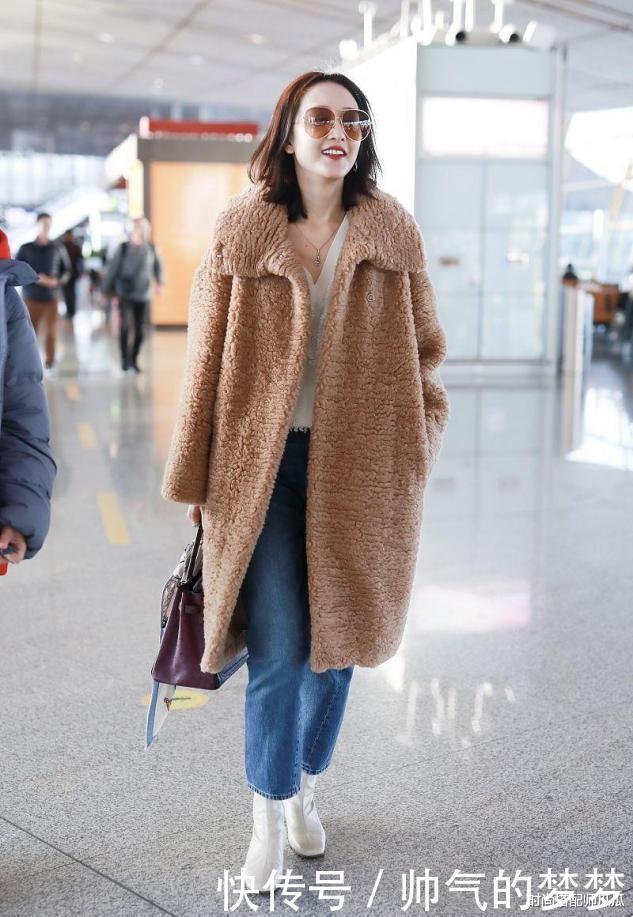 小白鞋已经不时髦了!裸靴才是今年的“宠儿”,这样搭气质翻倍