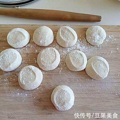 萝卜粉丝包子这样做,手残党也能当大厨