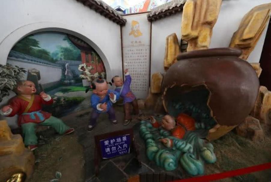 孩子|司马光砸缸，老师可不会告诉你被救的那个孩子是谁？说出来你可能不信！