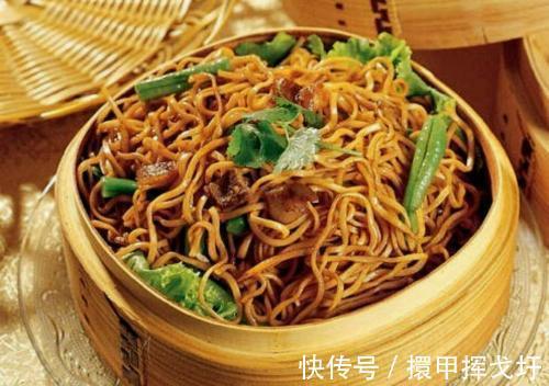 面条|蒸面条很多人都做错了今天老厨师教你，保准蒸出来面条柔软好吃