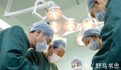 孕妇|预产期过了20天,孕妈才到医院剖腹产,剖开肚子后医生摇头无知