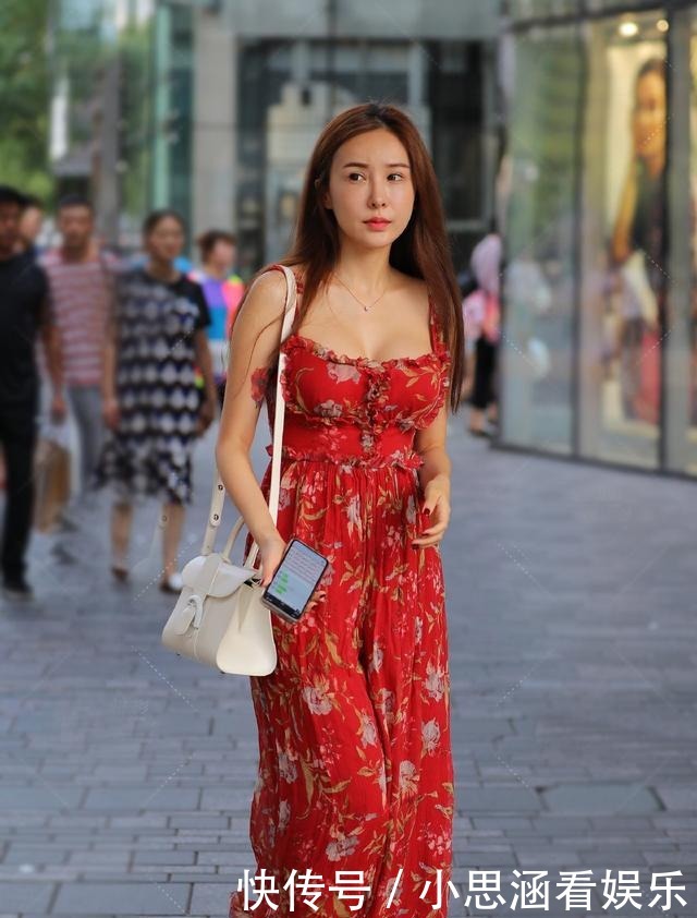 气质|红色吊带裙裤,穿出了美女优雅的气质轻盈的美,美的感性又迷人