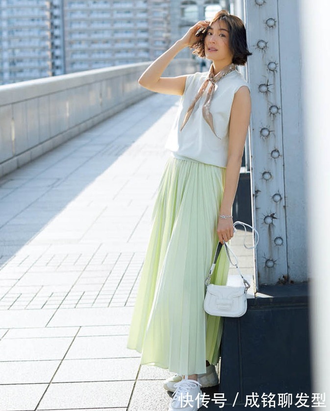 整套|50岁女人穿搭要重新定位,学这位博主的气质穿搭,优雅时尚又高级