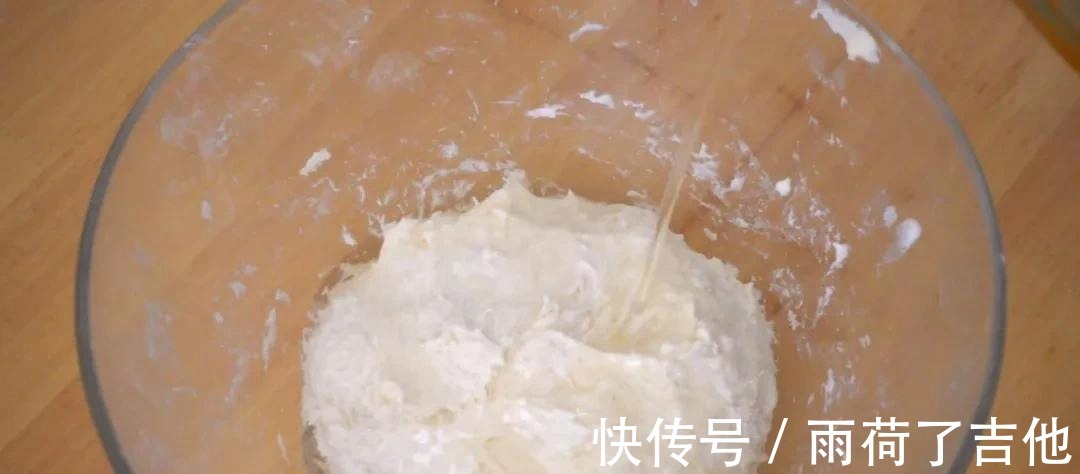4种材料，不发酵，不用烤箱，自制起酥煎饼，香喷喷的面食！