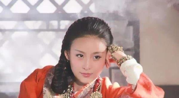 虚竹&她本是虚竹的女人,心里却迷恋着乔峰,最后却嫁给了段誉!