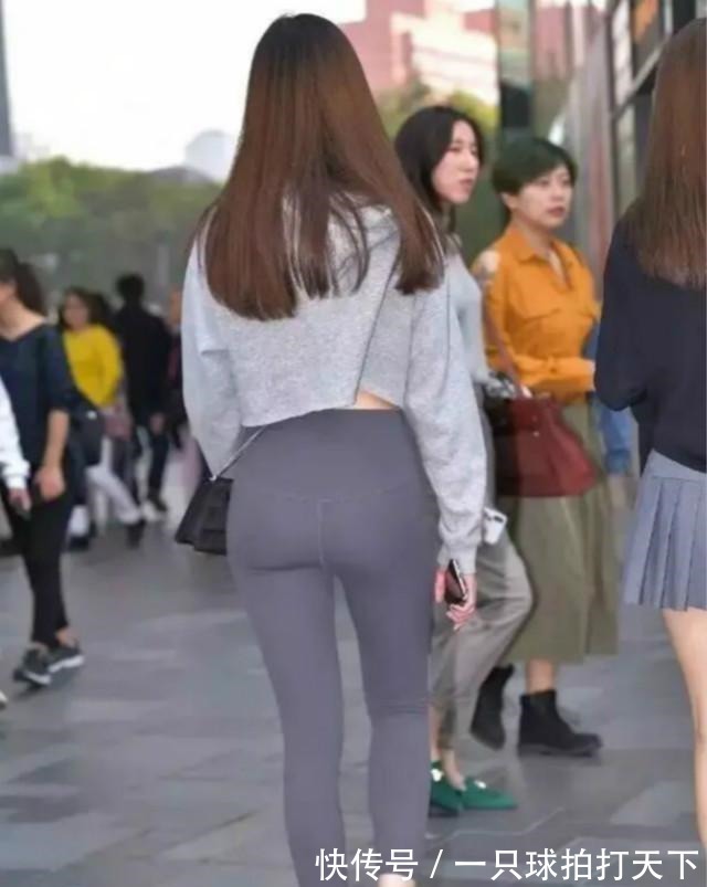 冷色系 瑜伽裤才是穿搭主角,让造型显得低调耐看,显得大气!