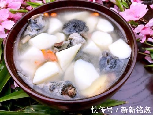 山药和它是绝配，简单炖一炖，气血双补，营养极高，脸色更红润