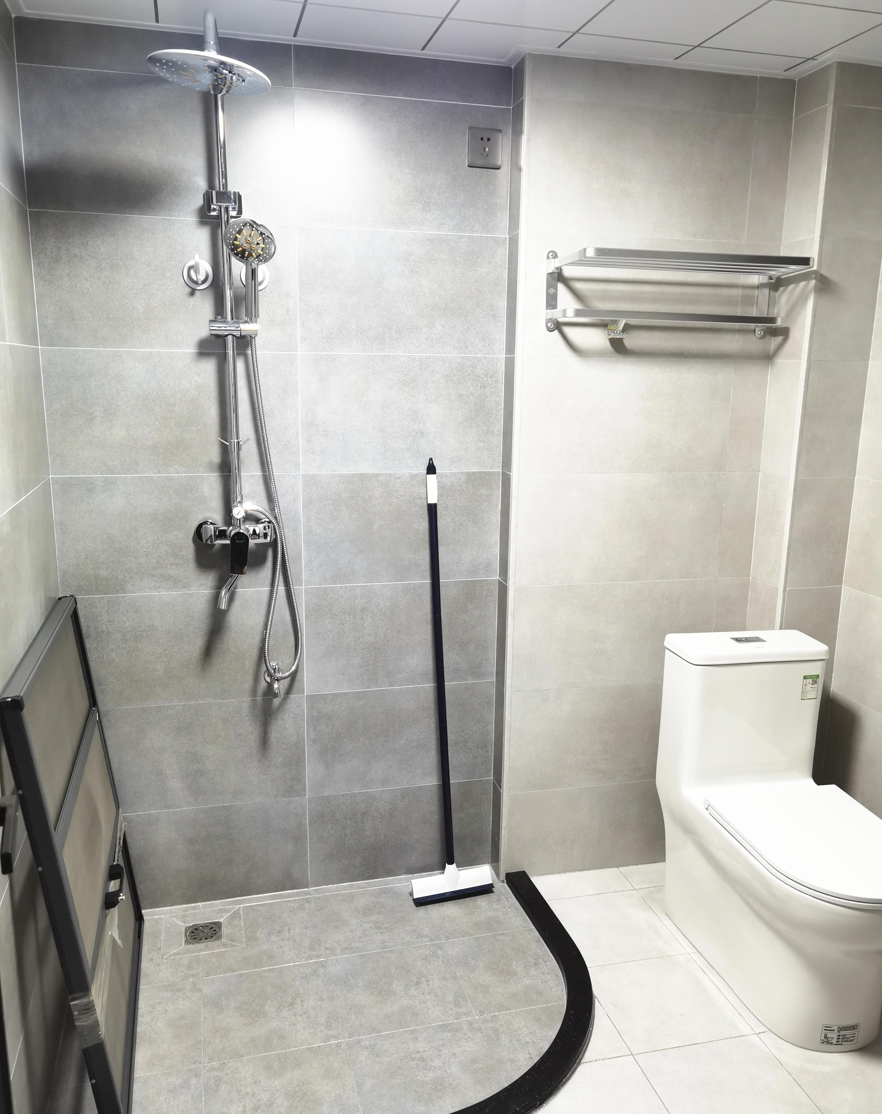 客厅|晒晒正在通风的新房,当初坚持全屋贴瓷砖,现在肠子都悔青了