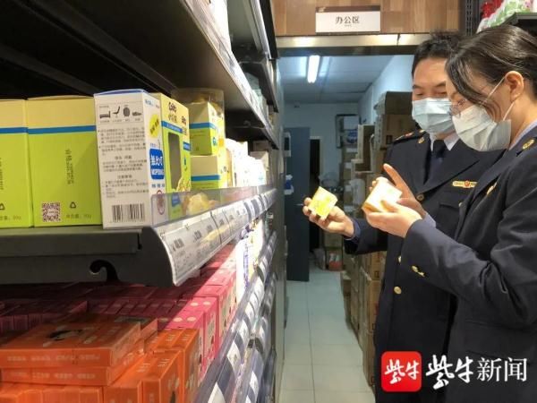 新闻记者 提醒！这类儿童化妆品不要买