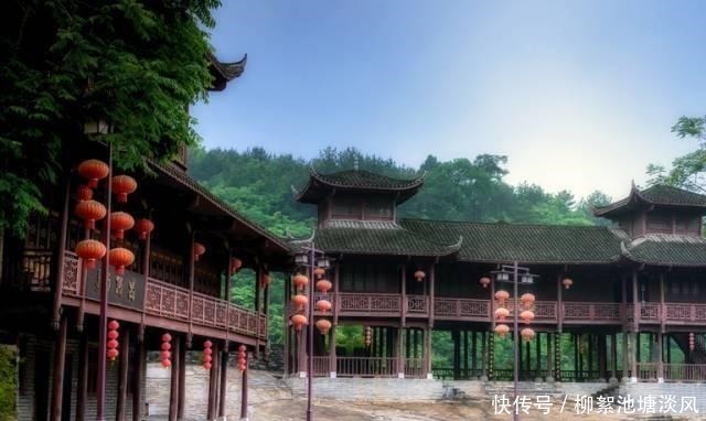 贵州又一古镇走红，坐拥“罕见”木质戏楼，距贵阳2小时车程