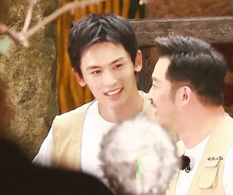 蔡徐坤|跑男怎么回事?标题骗人,常驻嘉宾也不遵守规则,只有郑恺敬业