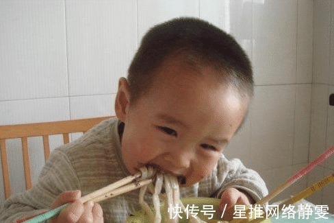 食物|孩子身上6个表现,多半是缺钙了,少吃3物做好2事让孩子发育快