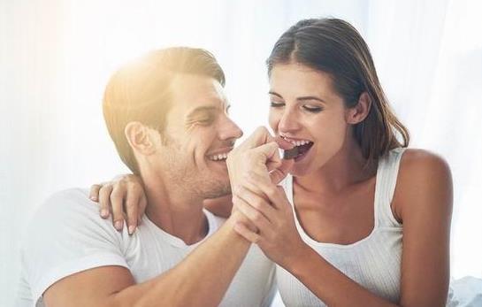 夫妻生活|妇女不想“卵巢早衰”,避免3件事,常做2件事,改善体质,显年轻