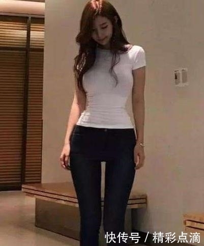 紧身|街拍女神性感迷人的紧身打底裤小姐姐,穿出时尚女神的气质