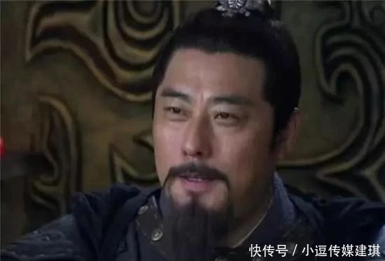 养家|13岁投奔姑父，卖茶叶帮姑父养家，20年后，姑父把皇位传给他