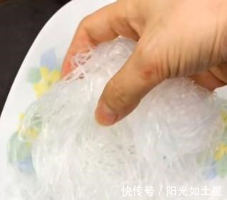 好吃的蒜蓉粉丝金针菇,简单好做,营养又美味!
