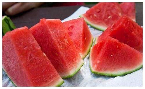 腹痛|胃不好的人，夏天少吃6种食物，再想也忍住，做6件事，胃越来越