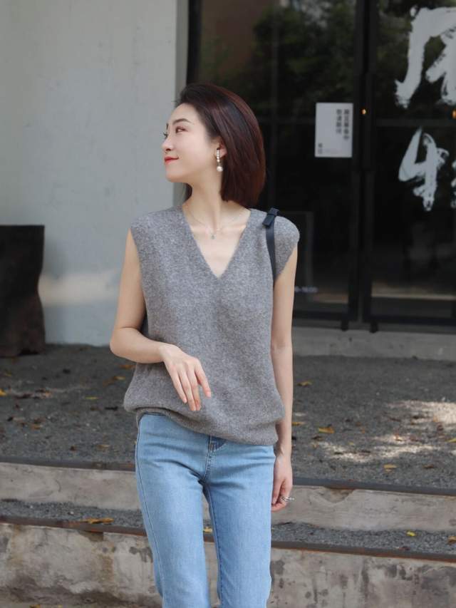 半身裙|秋季,针织衫怎么穿才高级?搭配半身裙或牛仔裤优雅洋气,超好看