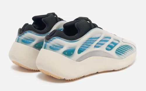 小程序突袭登记！Yeezy 700＂杰尼龟头＂配色发售，炒价2k多？