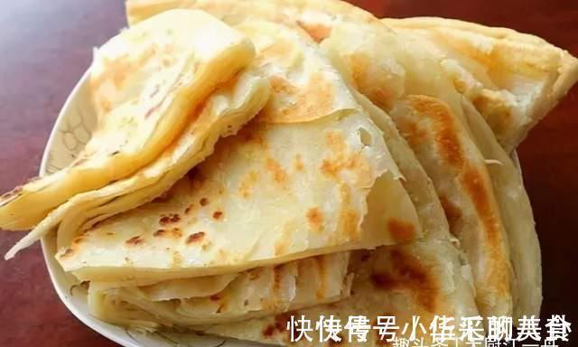 中筋面粉|怎么烙饼才能不硬？关键在和面，面点师教你3招，外酥里软又解馋