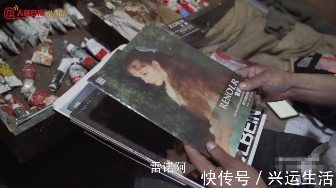 废品&现实版陋室铭!收废品大叔在出租屋内,画上千幅油画