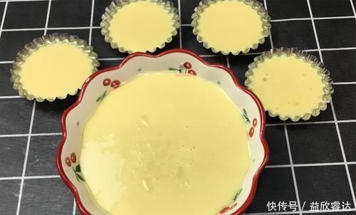 4个鸡蛋，1碗面粉，不用烤的蛋糕，不塌不回缩，松软香甜