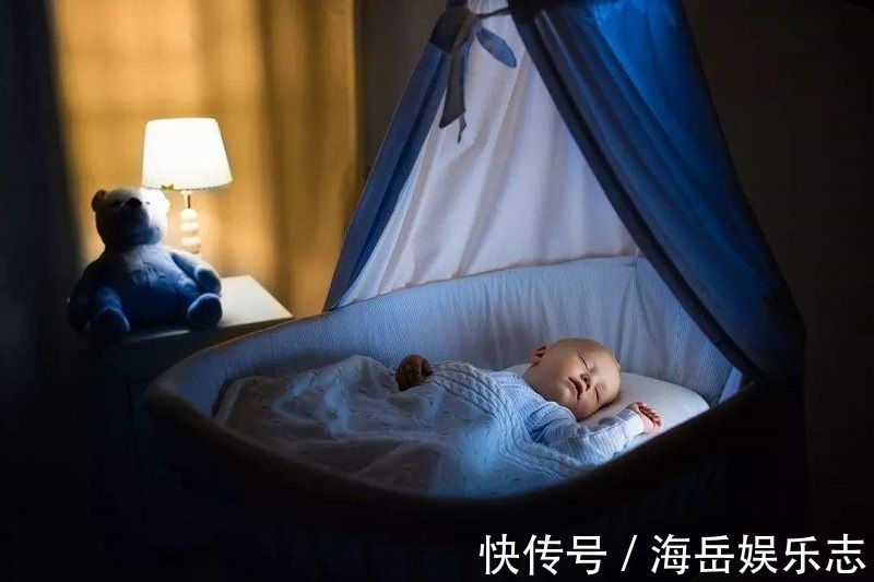 子宫|新生儿“抱着睡放下醒”,不是因为抱得多,多半是这些原因在作怪