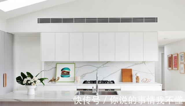 现代|幸福的四口之家，一扇生动记录风景的窗，草绿色的客厅，人人羡慕！