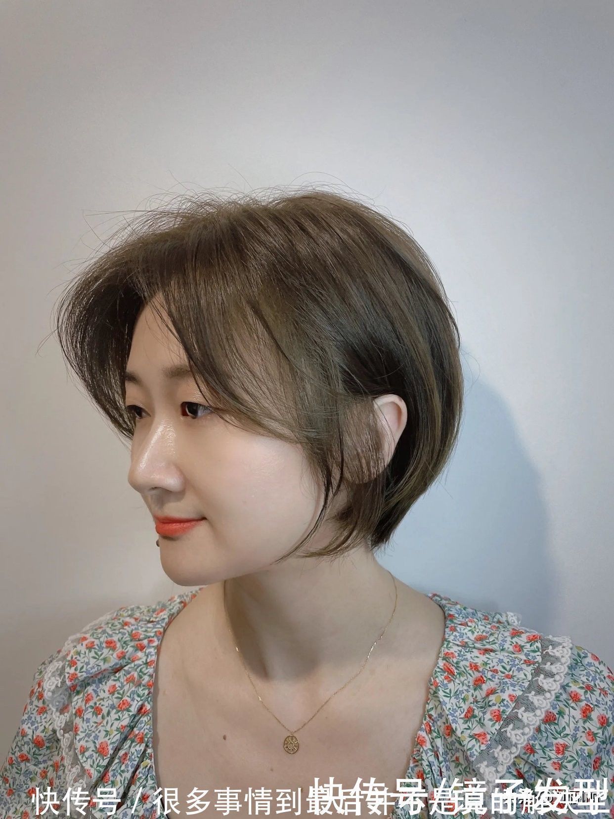 更上一层楼 羊毛卷已过时,22款当下流行发型送给大家,直接剪就对了